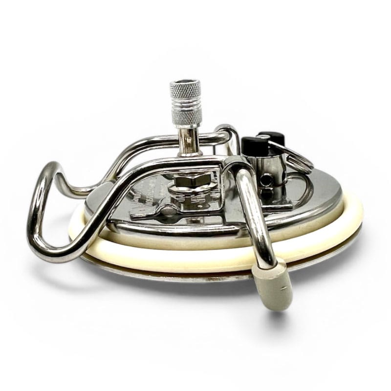 Spray tank lid, stainless steel, easy open with 85 PSI pressure relief valve and a schrader air valve